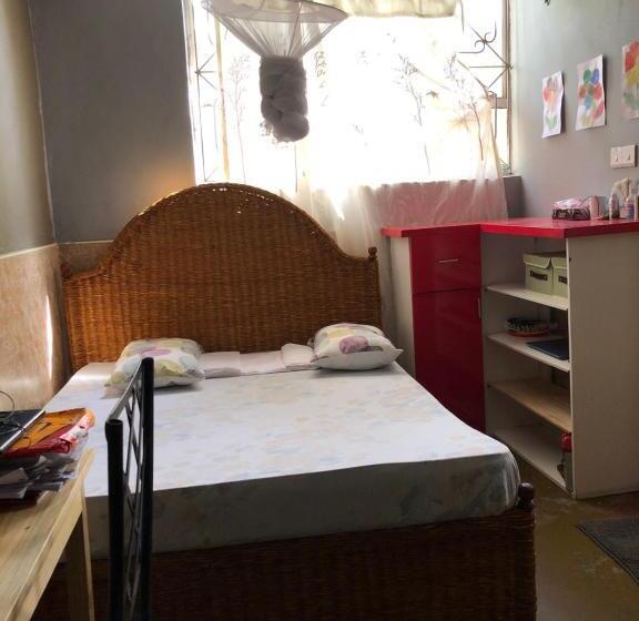 اتاق لوکس, The Greenhouse Hostel Arusha Tanzania