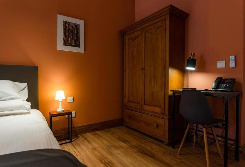 اتاق استاندارد با بالکن, Monreal Boutique Townhouse   R024rm2