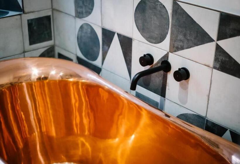 جناح عائلي, The White House