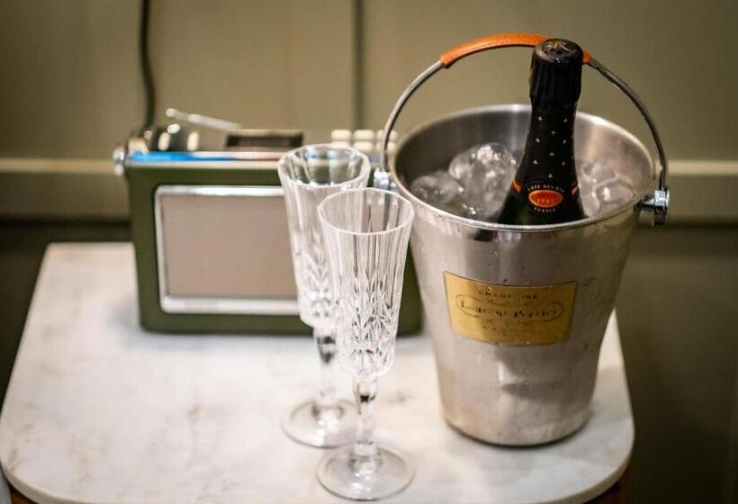 غرفة قياسية سرير كينج, The White House