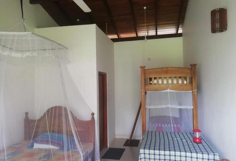 패밀리 룸, Beach Corner Weligama