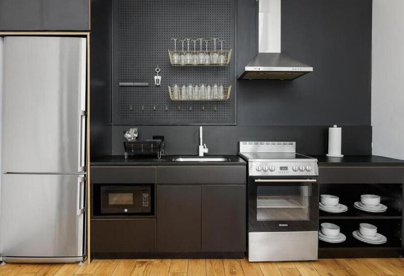 Suite 4 Quartos, Placemakr Wall Street