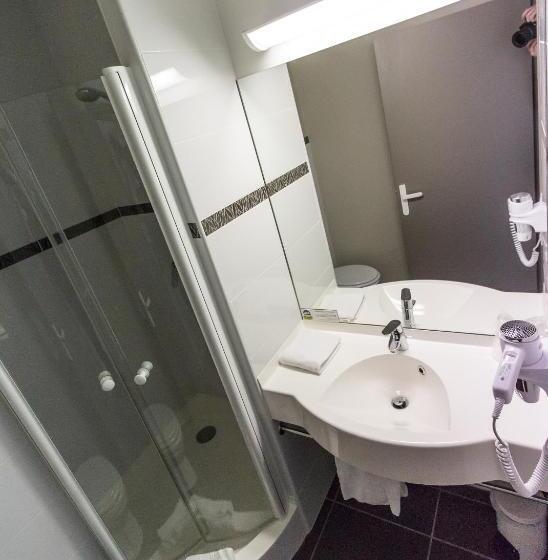 غرفة قياسية ثلاثية, Ace Hotel Roanne