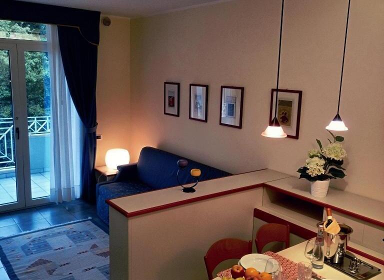 דירת חדר, Casaalbergo La Rocca