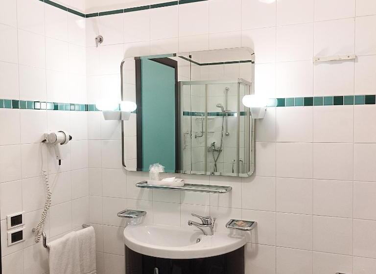 דירת חדר, Casaalbergo La Rocca