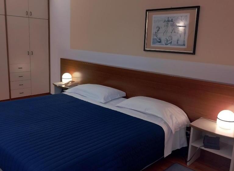 דירת חדר, Casaalbergo La Rocca