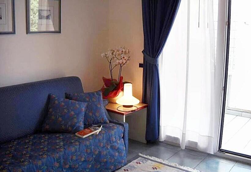 דירת חדר, Casaalbergo La Rocca