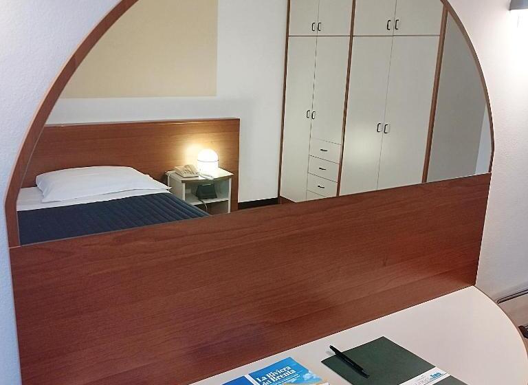 דירת שני חדרים, Casaalbergo La Rocca