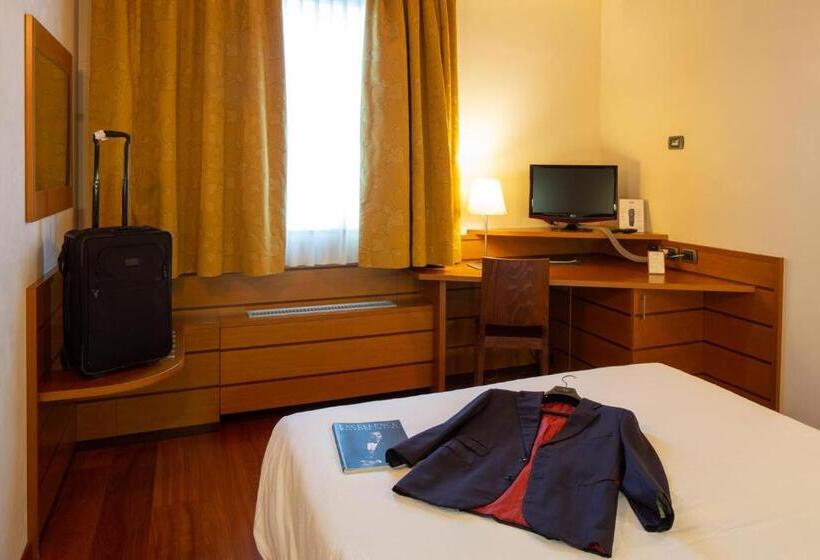 סוויטת ג'וניור, Casaalbergo La Rocca