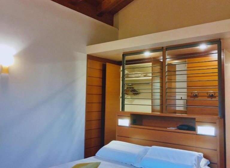 סוויטת ג'וניור, Casaalbergo La Rocca