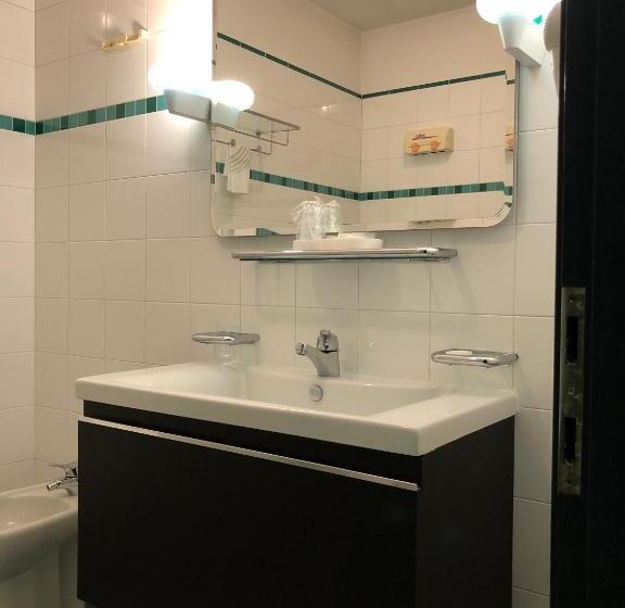 דירת חדר, Casaalbergo La Rocca