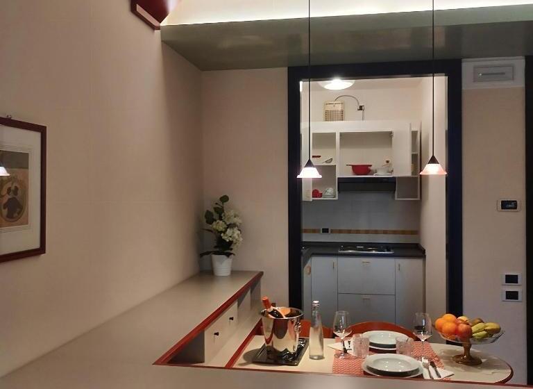 דירת שני חדרים, Casaalbergo La Rocca