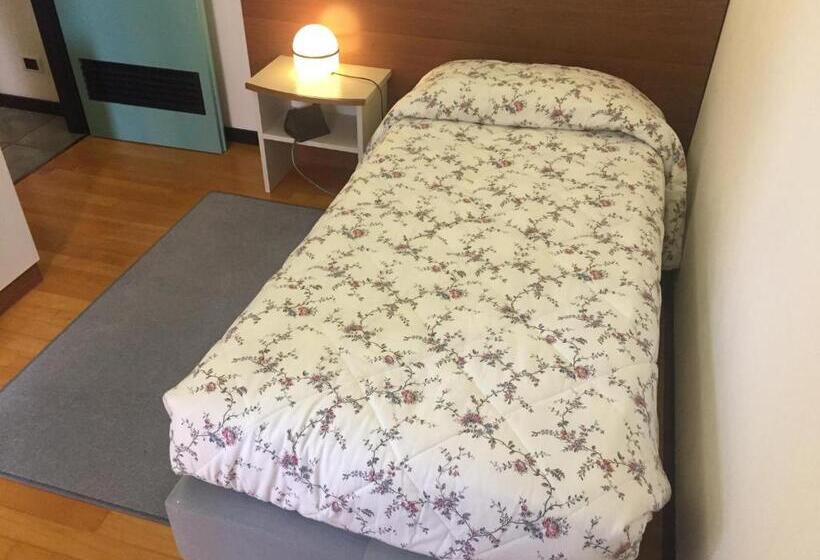 דירת שני חדרים, Casaalbergo La Rocca