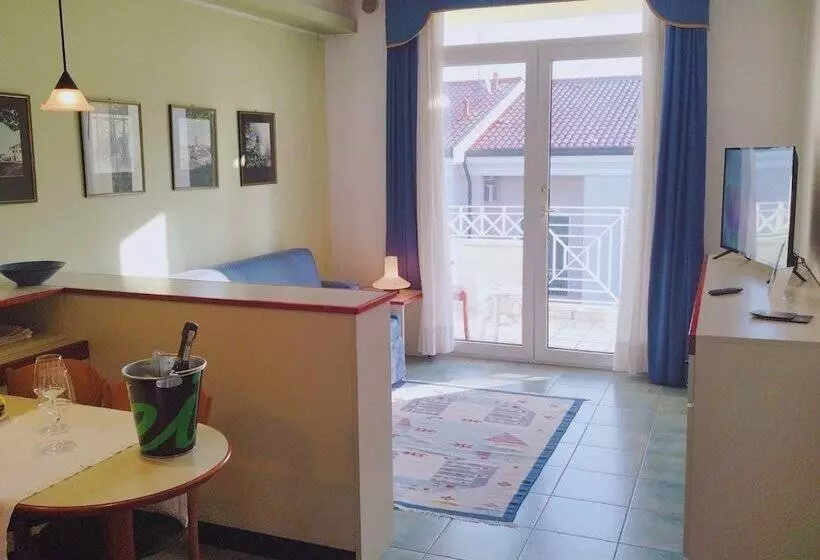 آپارتمان 1 خوابه, Casaalbergo La Rocca