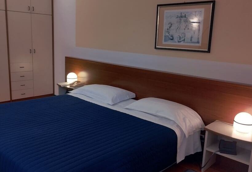 דירת חדר, Casaalbergo La Rocca