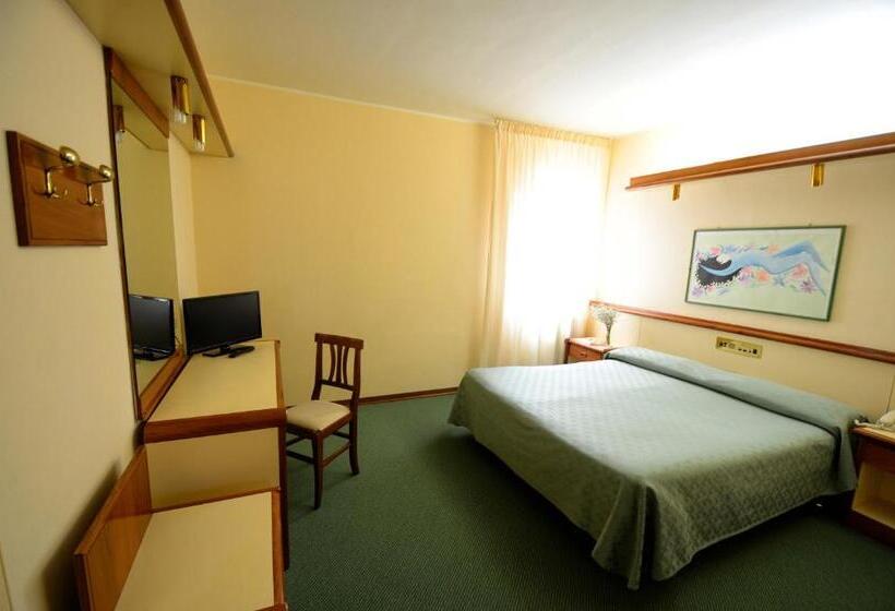 Номер Стандарт, Grand Hotel Delle Rocche