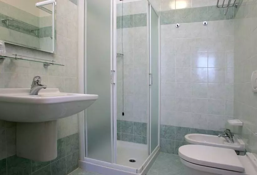 Comfort Yhden Hengen Huone, 5 Vie