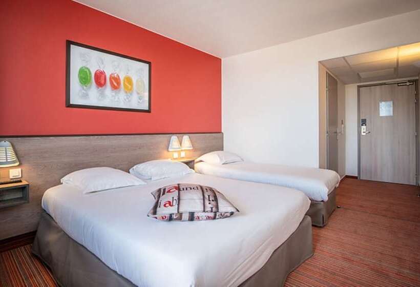 غرفة قياسية ثلاثية, Ace Hotel Roanne
