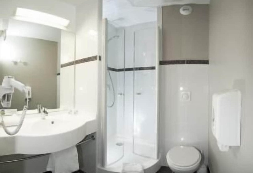 غرفة قياسية ثلاثية, Ace Hotel Roanne