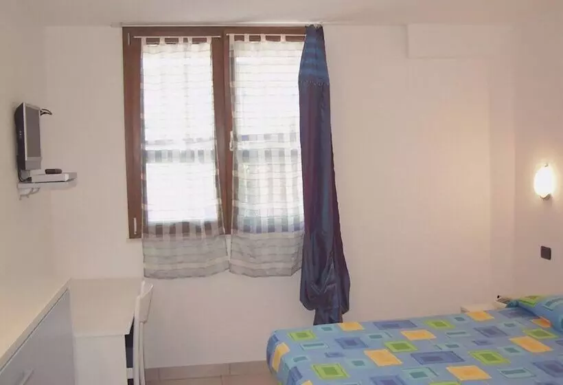اتاق استاندارد یک نفره, Albergo La Lampara