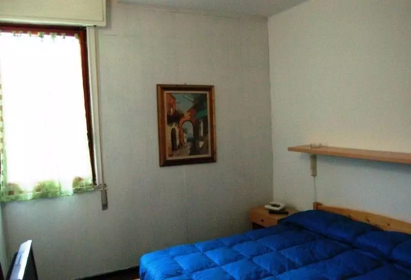 اتاق اقتصادی با چشم‌انداز دریا, Albergo La Lampara