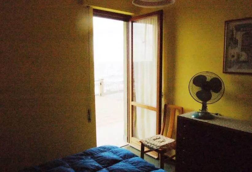 اتاق اقتصادی با چشم‌انداز دریا, Albergo La Lampara