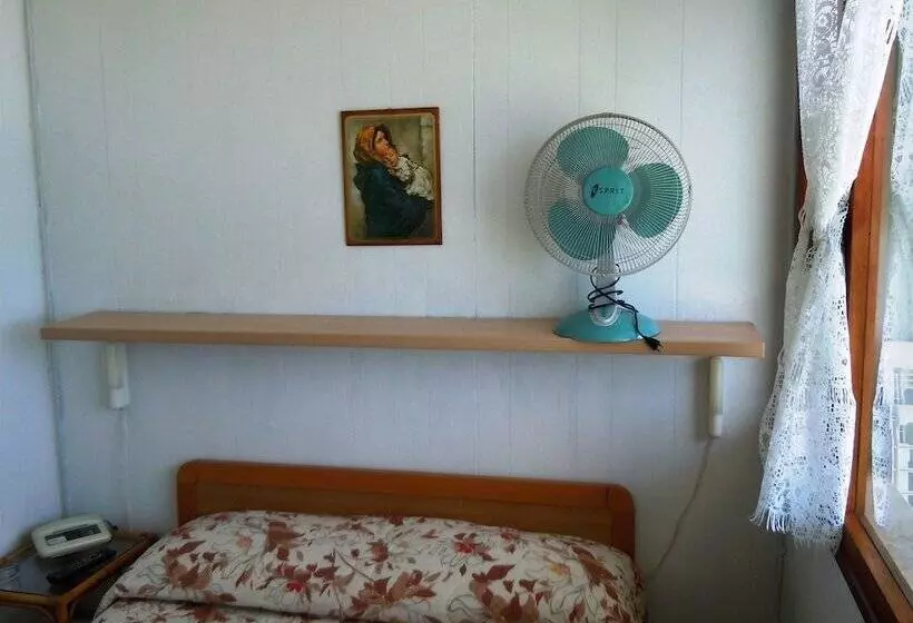اتاق اکونومی یک تخته, Albergo La Lampara