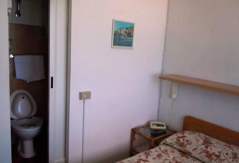 اتاق اکونومی یک تخته, Albergo La Lampara