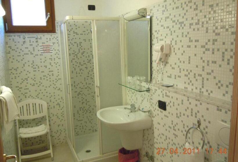 اتاق استاندارد یک نفره, Albergo La Lampara