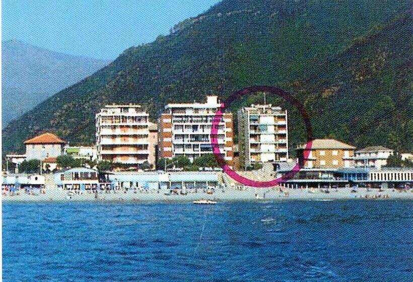 اتاق اقتصادی با چشمانداز دریا, Albergo La Lampara