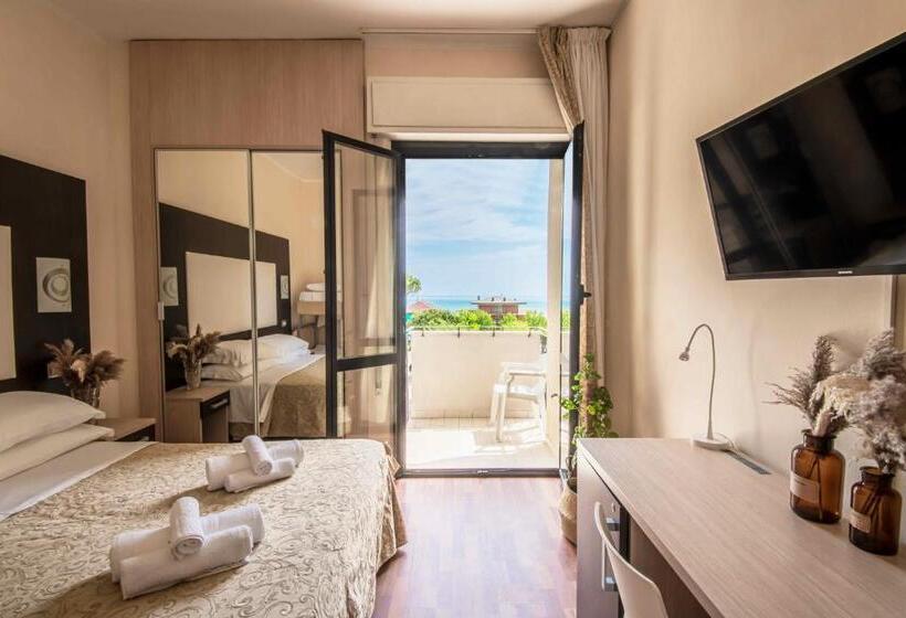 Pokój Czteroosobowy Standard Widok Morze, Baby B&b