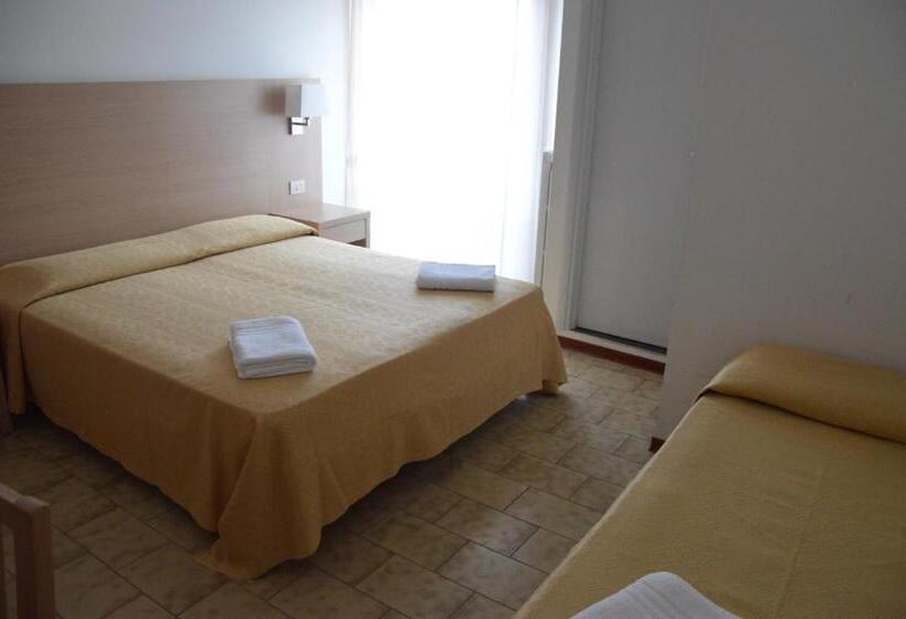 스탠다드 트리플 룸, Caesar