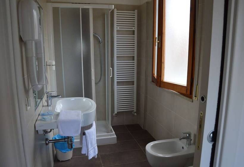 스탠다드 트리플 룸, Caesar