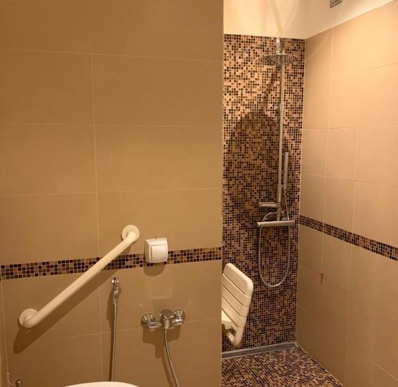 חדר דלוקס, Glamour