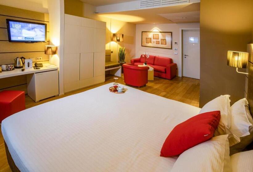 סוויטת ג'וניור, Glamour