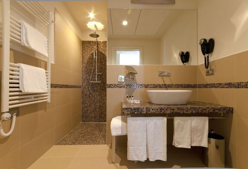 חדר דלוקס, Glamour