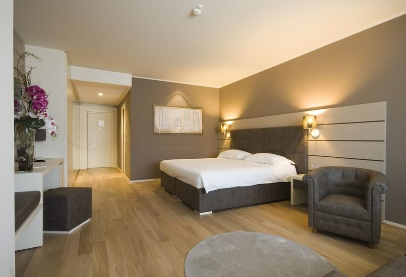 חדר דלוקס, Glamour