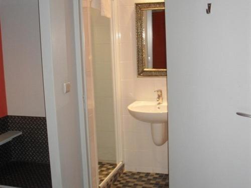 اتاق عادی, Hôtel Latino Reims Centre