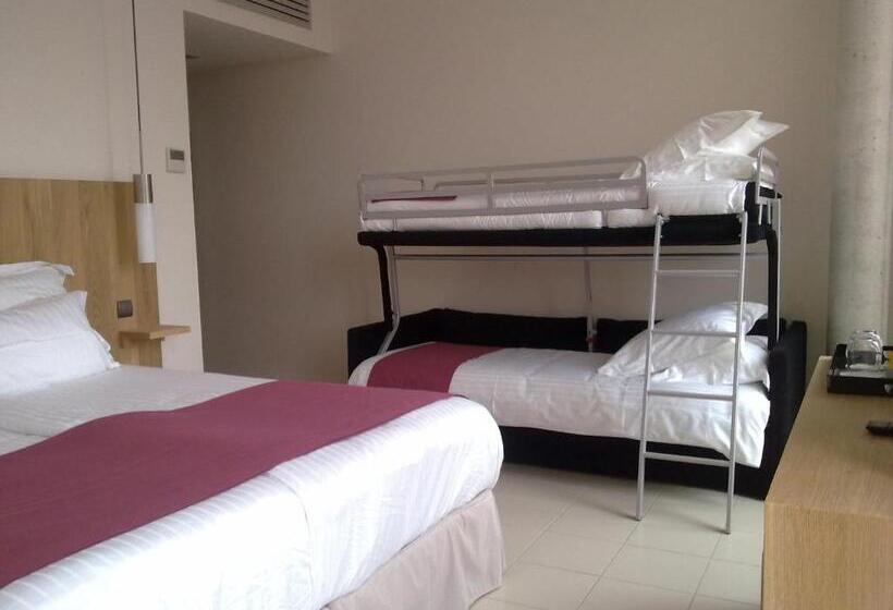 家庭间, L Armateur