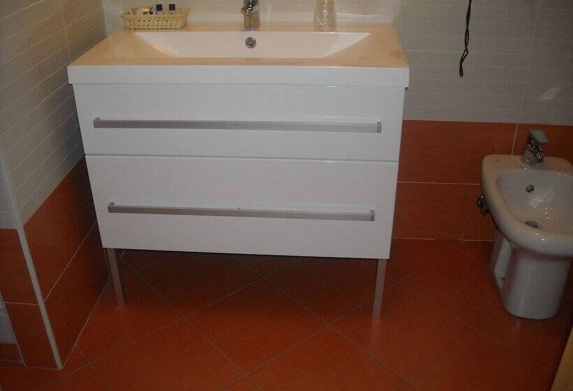 غرفة قياسية فردية, La Piana