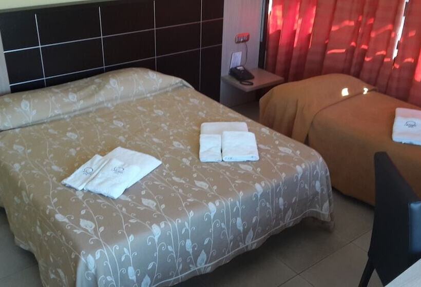 غرفة قياسية ثلاثية, La Piana