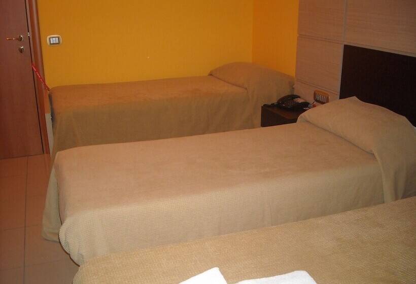 غرفة قياسية ثلاثية, La Piana