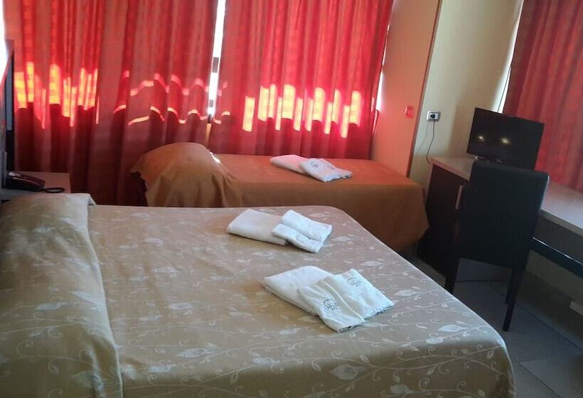 غرفة قياسية ثلاثية, La Piana