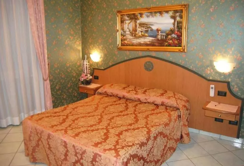 اتاق استاندارد چهار تخته, Nespolo D'oro