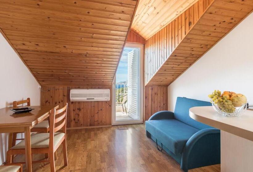 شقة غرفة نوم واحدة مطلة علي البحر مزوَّدة بشُرفة, Pansion Lovac