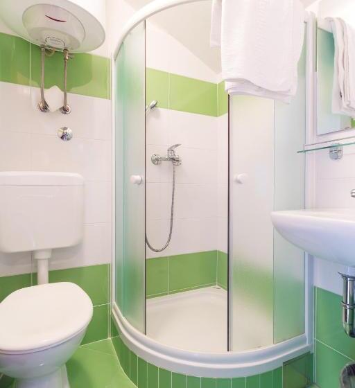 شقة غرفة نوم واحدة مطلة علي البحر مزوَّدة بشُرفة, Pansion Lovac