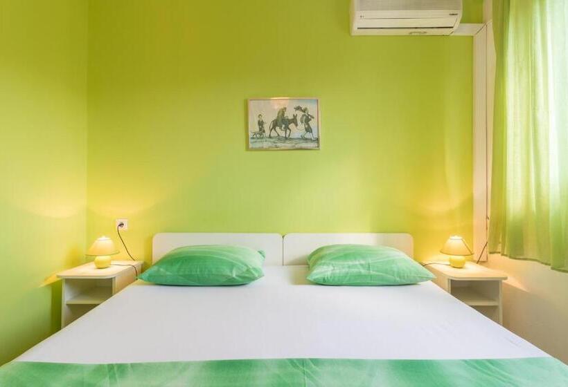 غرفة ديلوكس مطلّة علي الحديقة, Pansion Lovac