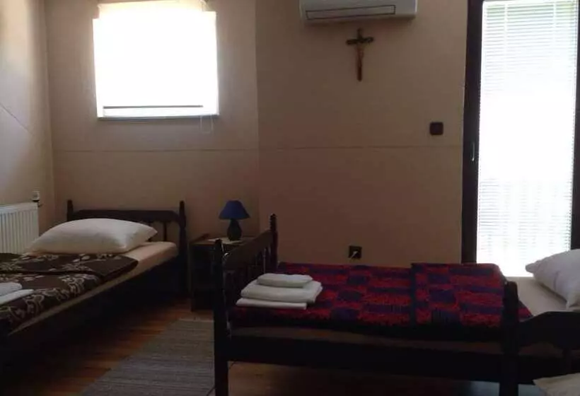 اتاق استاندارد سه نفره, Pansion Ljubica