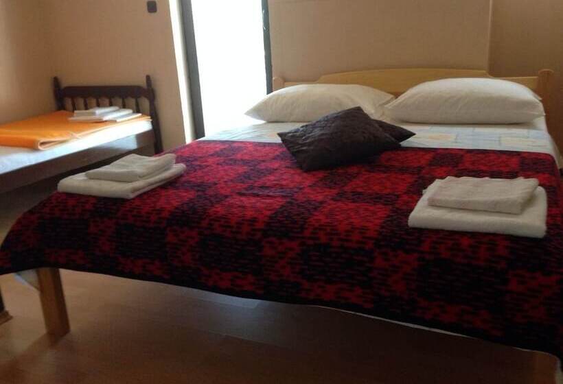 اتاق استاندارد سه نفره, Pansion Ljubica