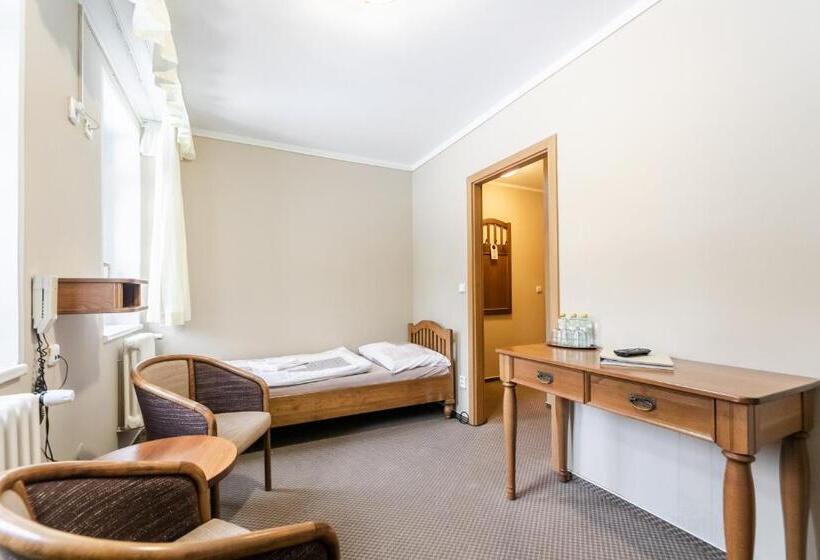 اتاق استاندارد سه نفره, Perla Jizery